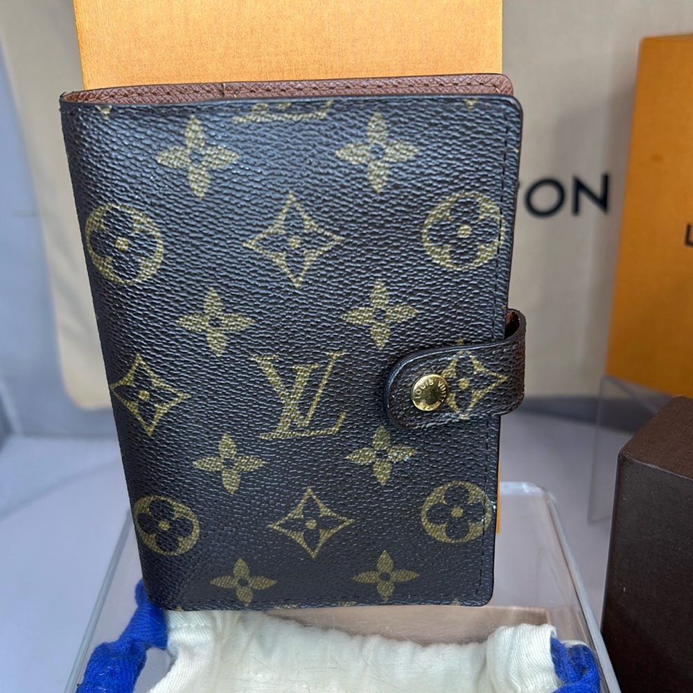 LV- Louis Vuitton Monogram Agenda Collectors Item.